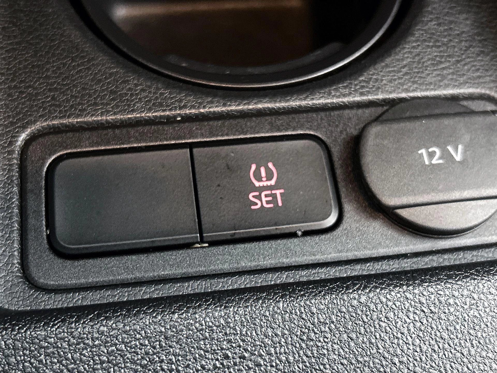 Volkswagen-up!-image-6