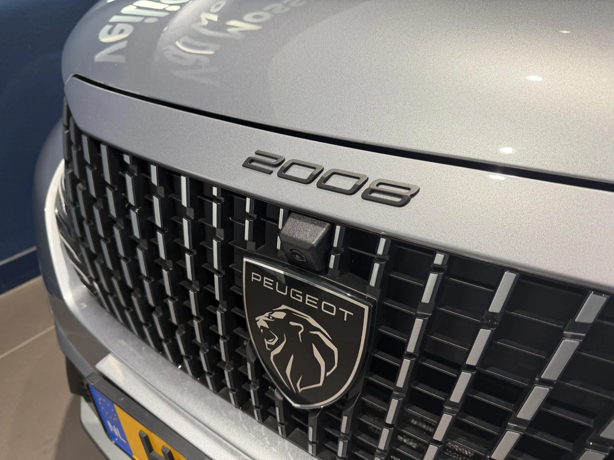 Peugeot-e-2008-image-7