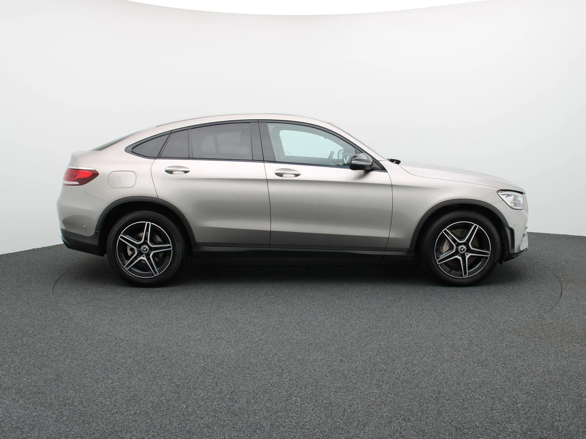 Mercedes-Benz GLC 200 d Coupé AMG LINE + LEDER + OPEN DAK + TREKHAAK + CARPLAY +