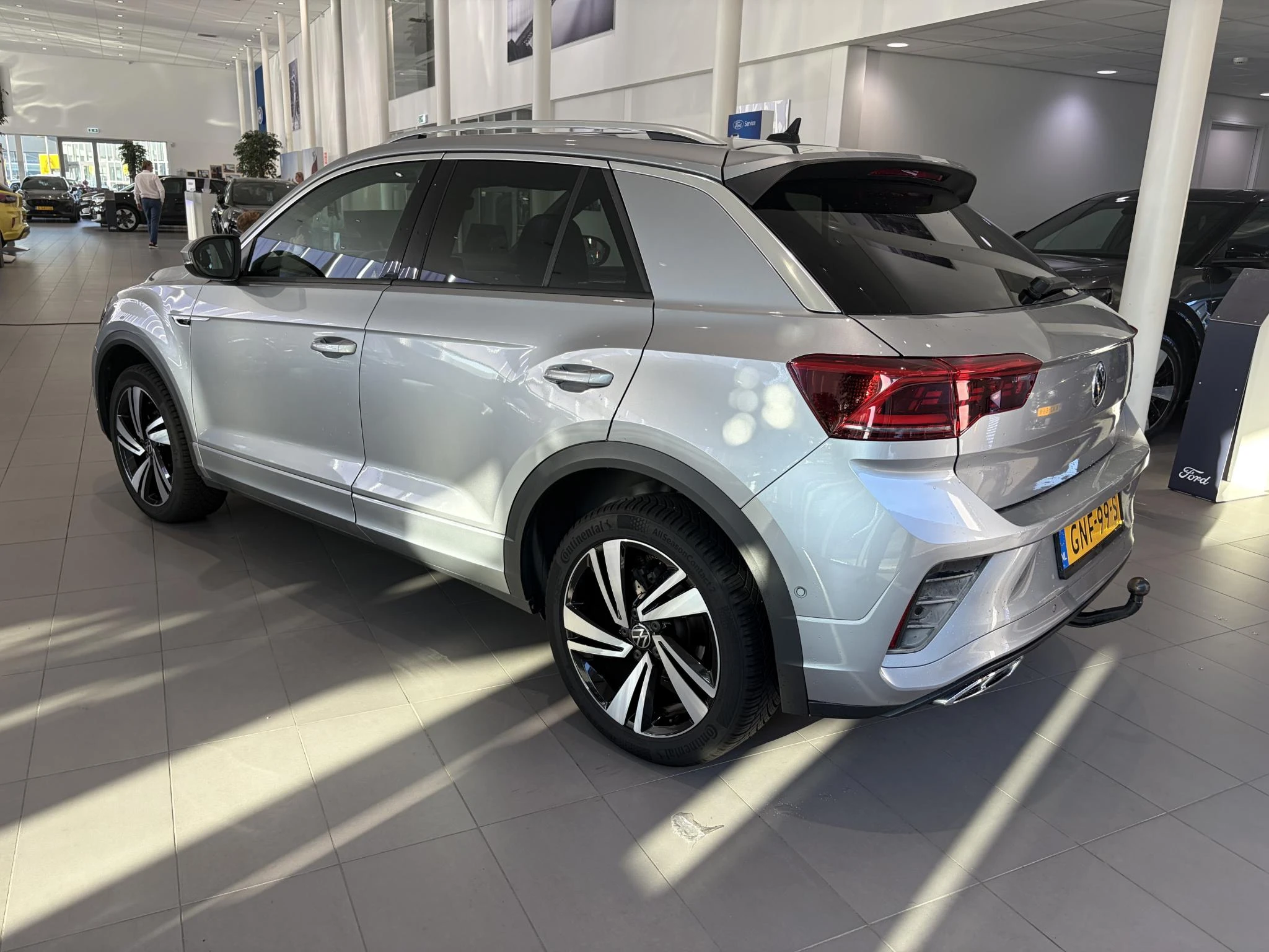 Volkswagen-T-Roc-image-2