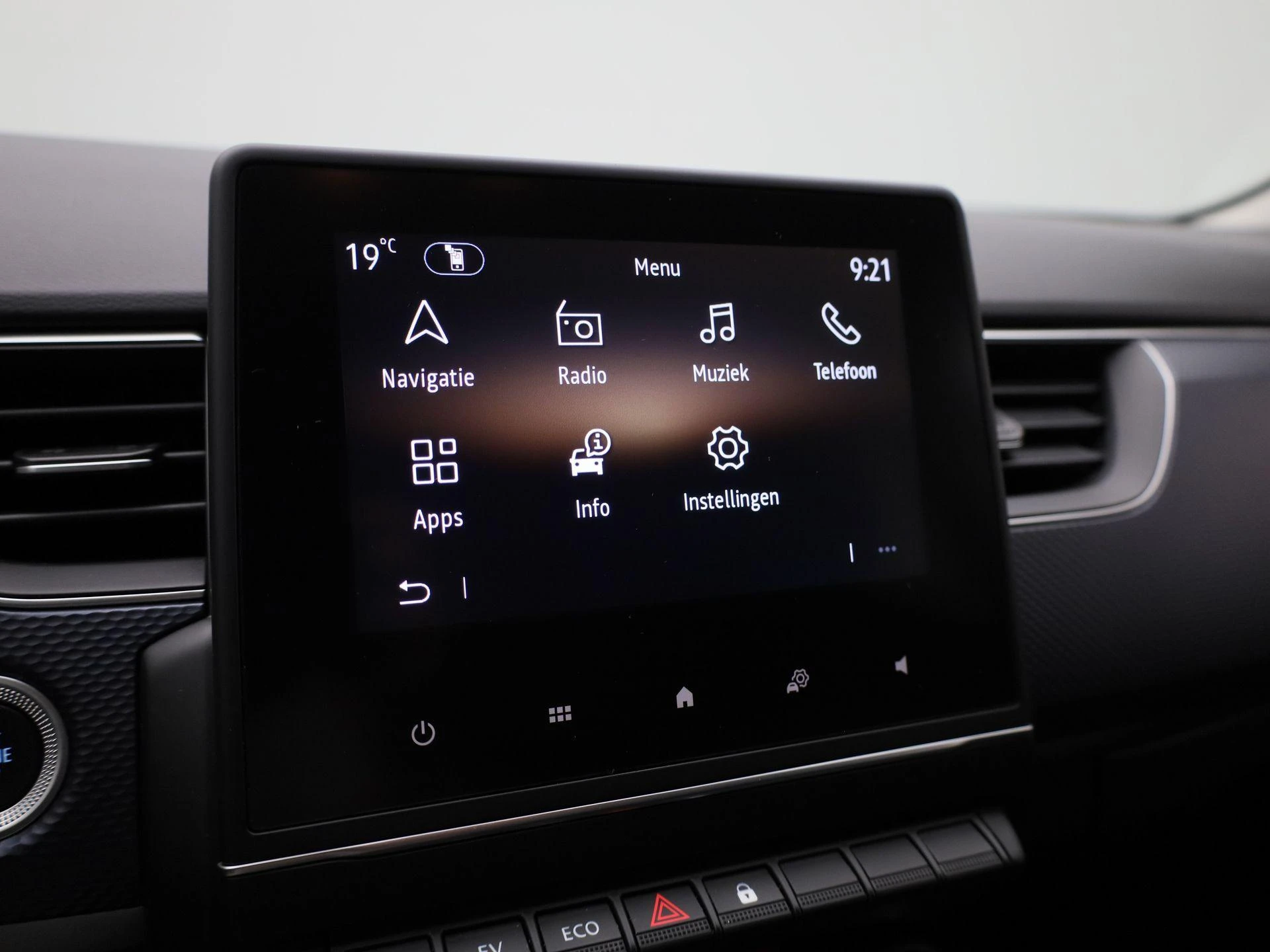 Renault-Arkana-image-27
