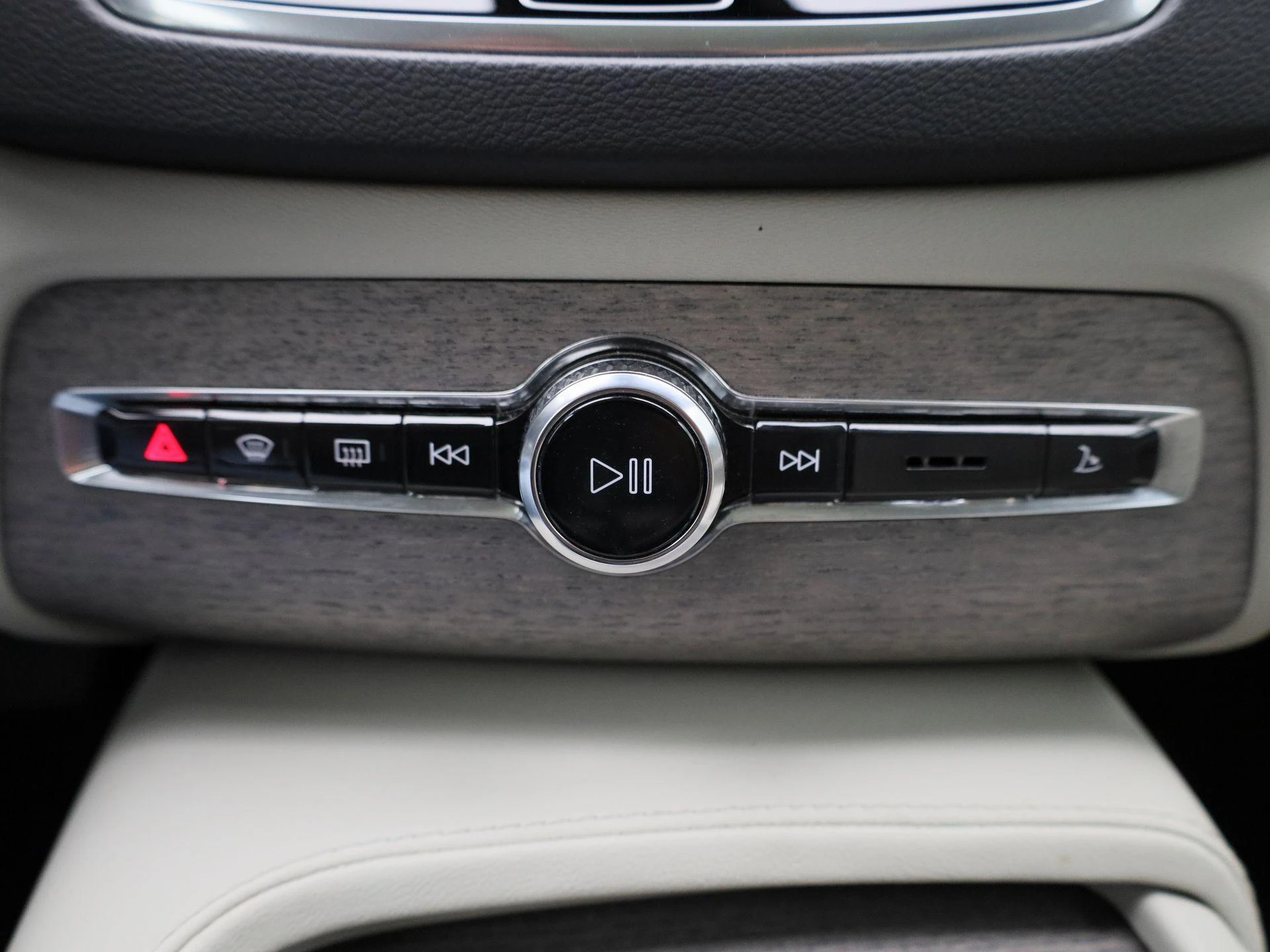 Volvo-XC90-image-22