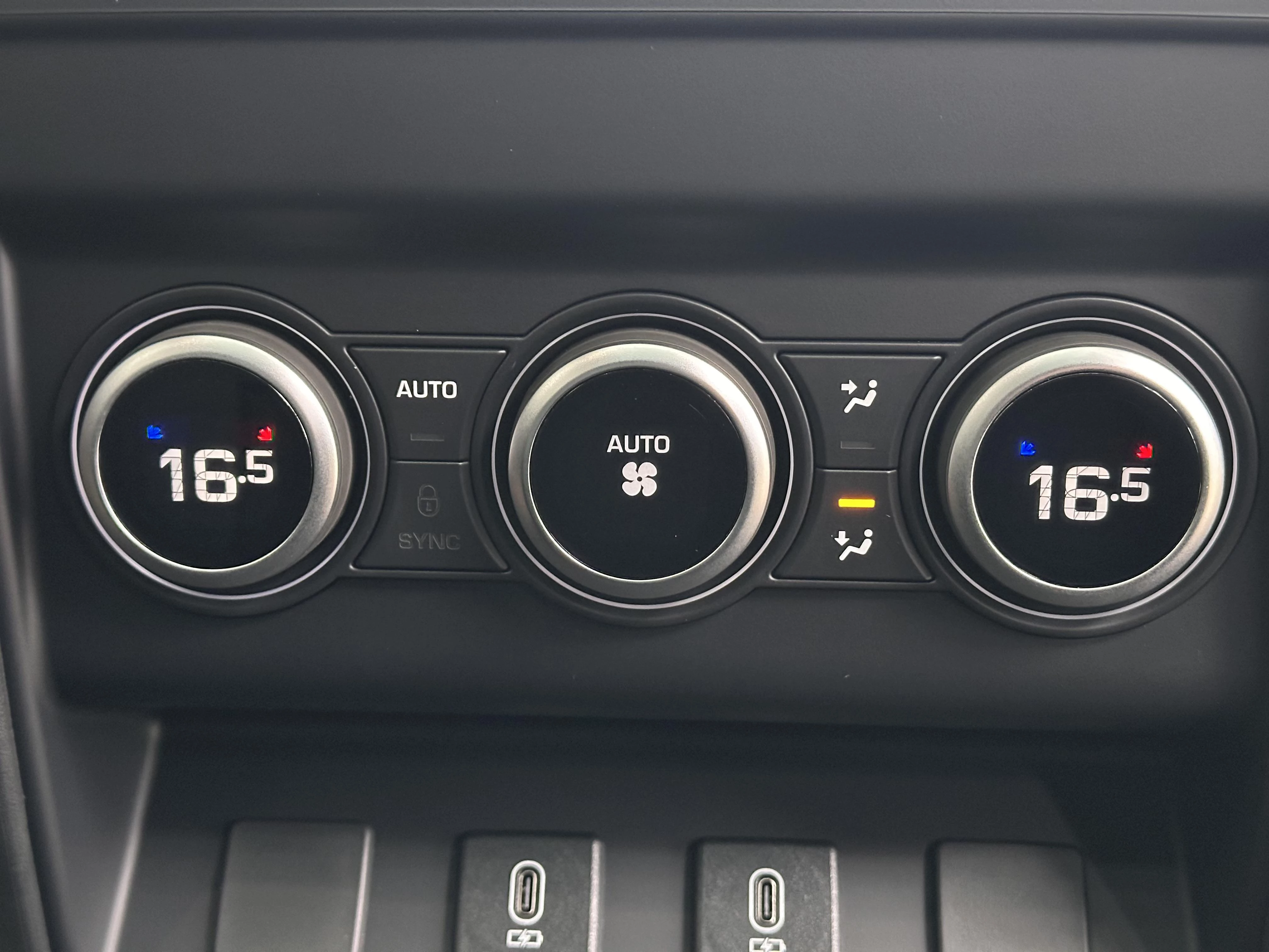 Land Rover-Defender-image-12