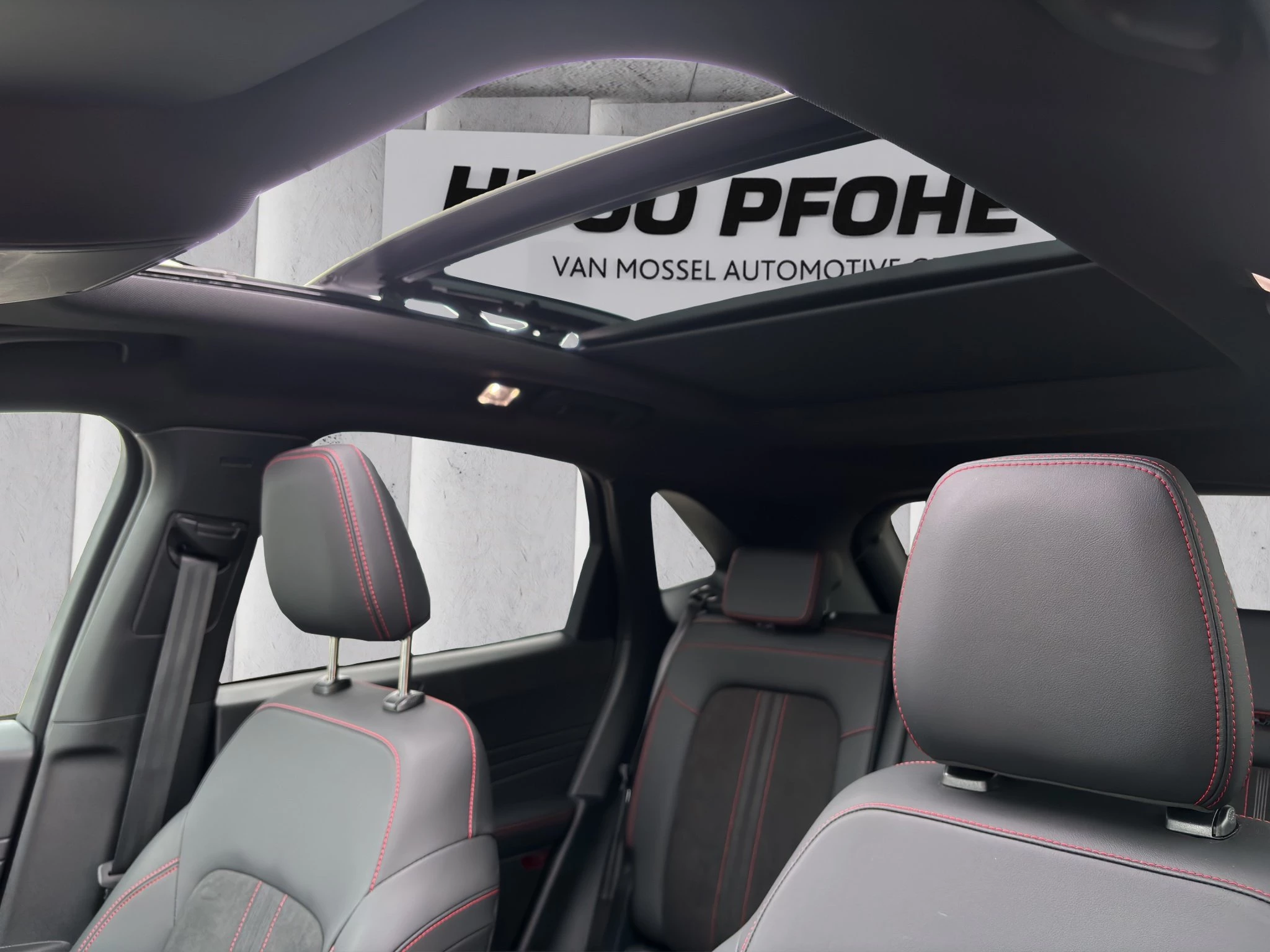 Ford Kuga ST-Line X Aut.*PANO*AHK*360GRAD*LED-MATRIX*NAVI*GRA*WINTER-PKT..