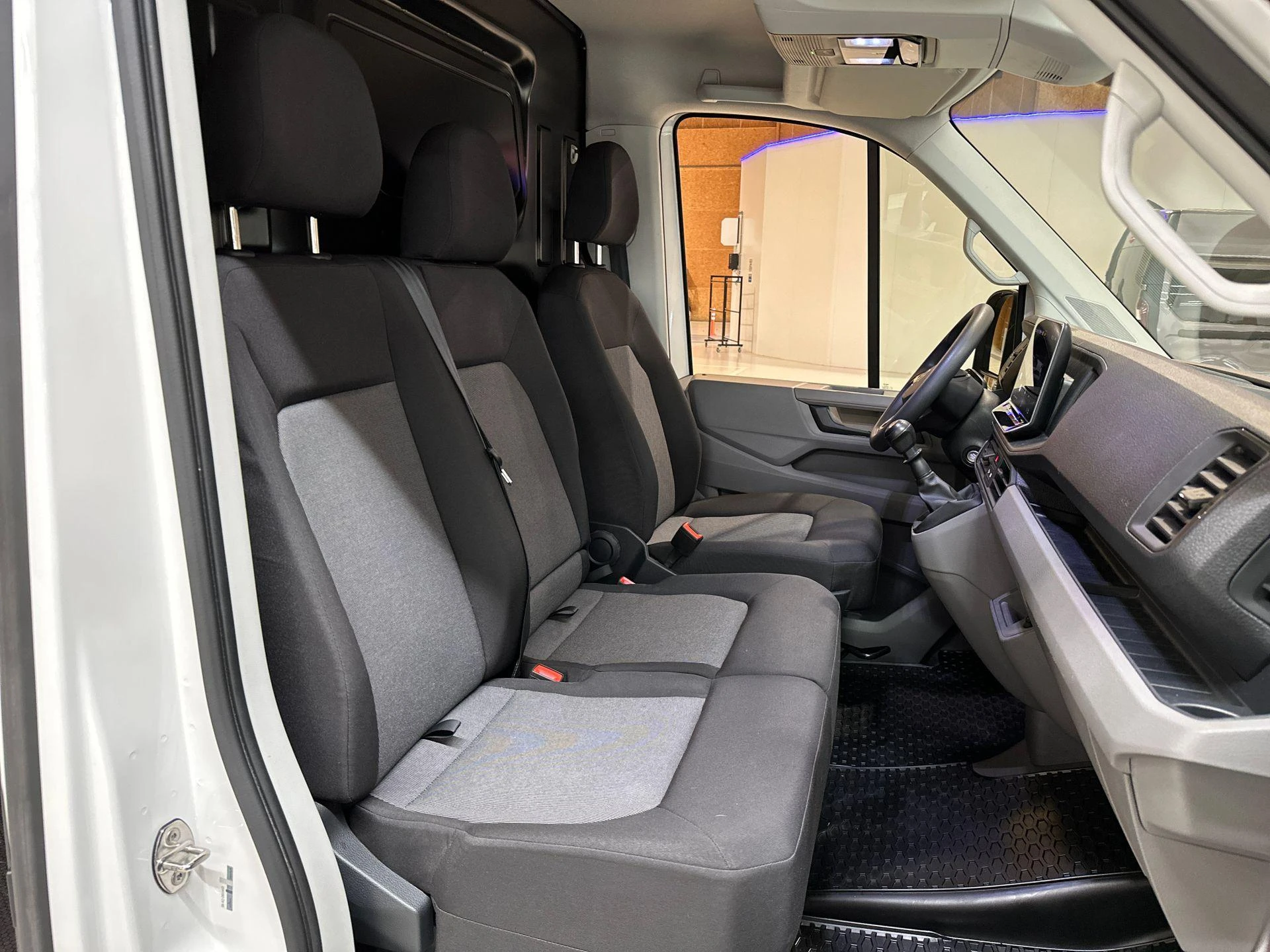 Volkswagen-Crafter-image-31