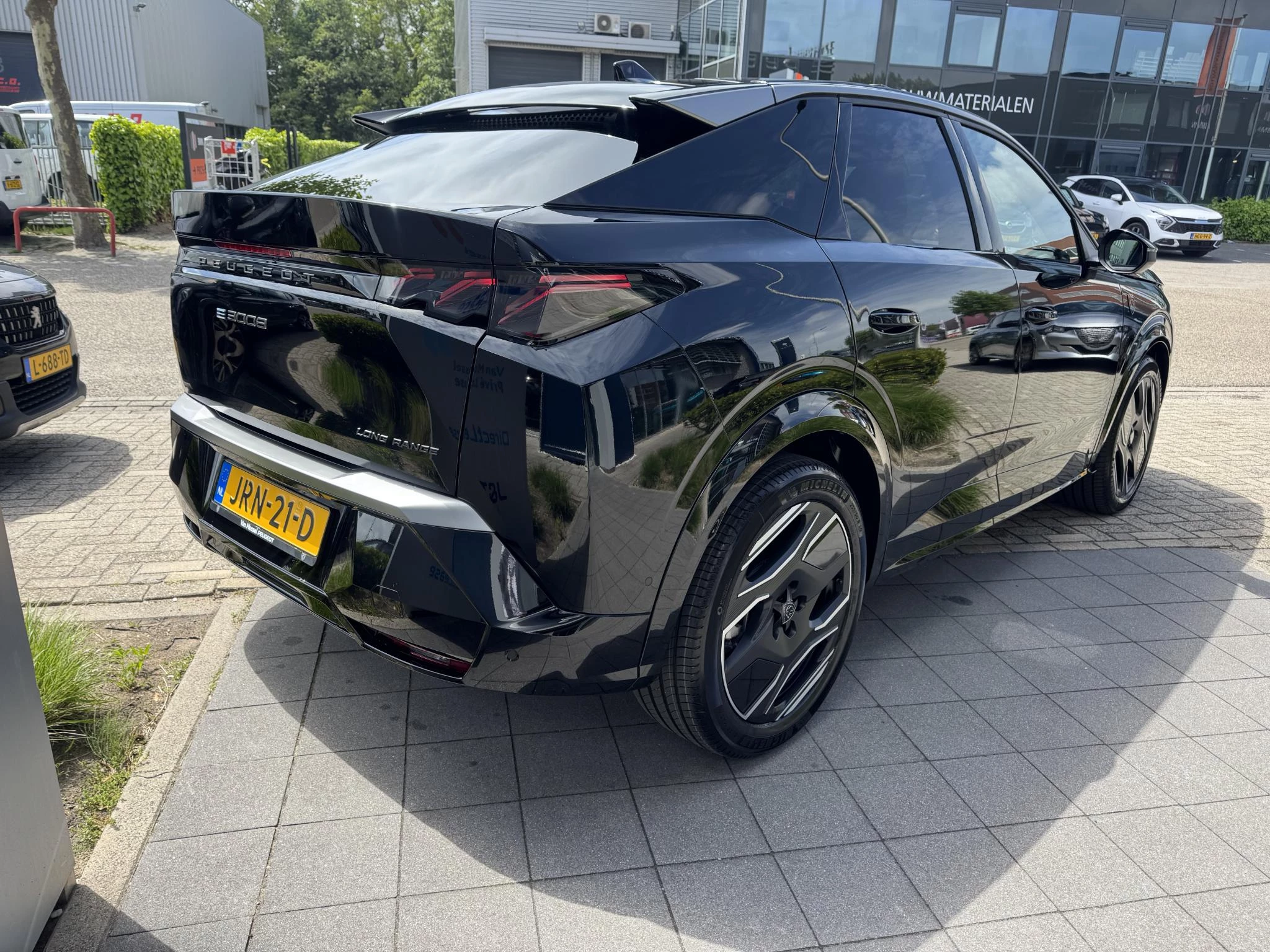 Peugeot e-3008 GT Long Range 230 97 kWh