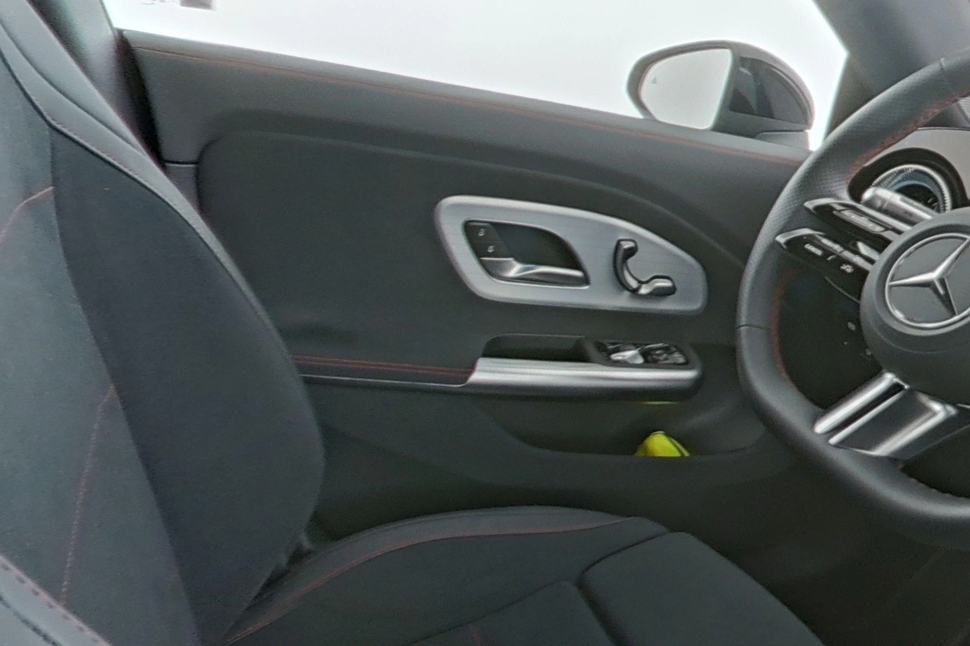 Mercedes-Benz-CLA-image-15