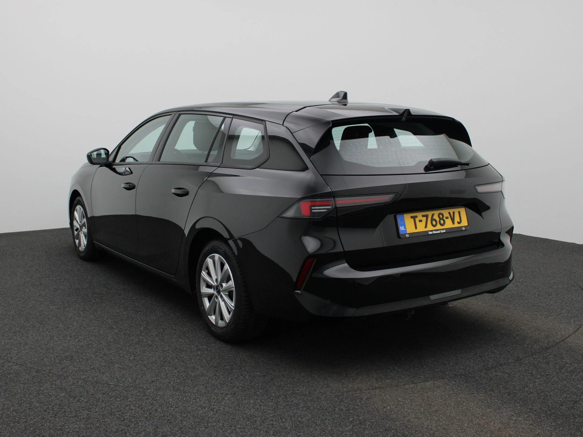 Opel-Astra-image-1