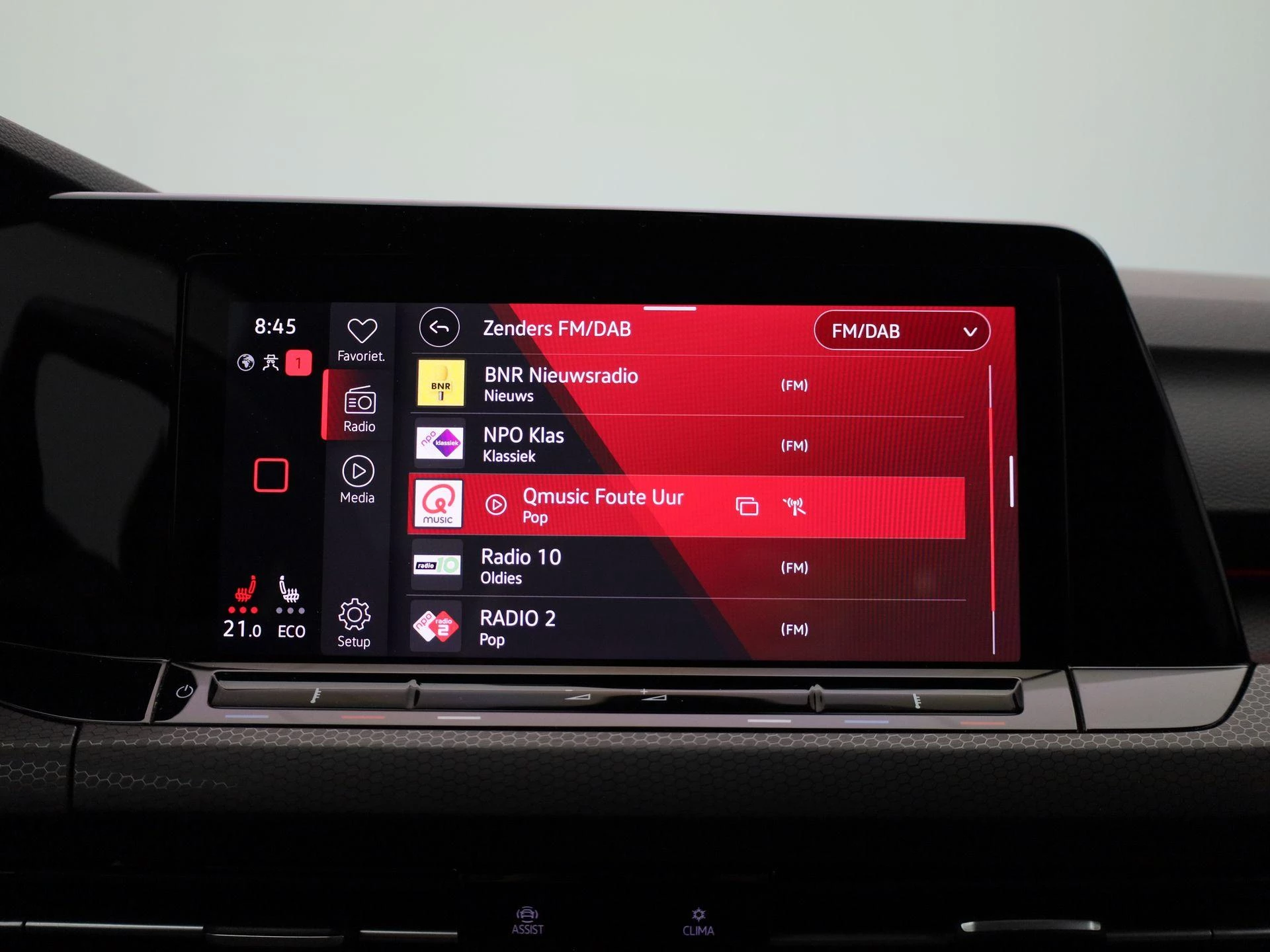 Volkswagen-Golf-image-21