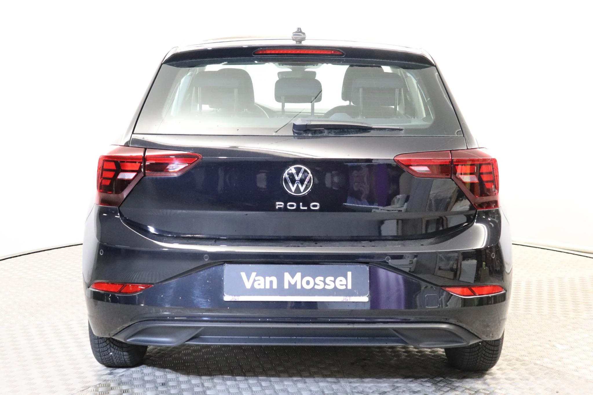Volkswagen-Polo-image-2