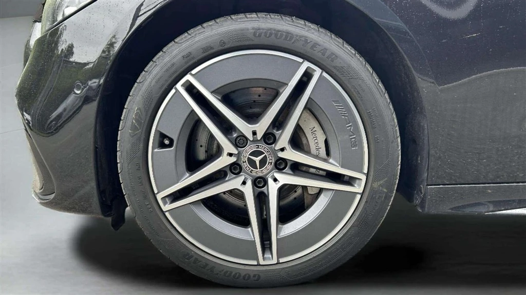 Mercedes-Benz-C-Klasse-image-8