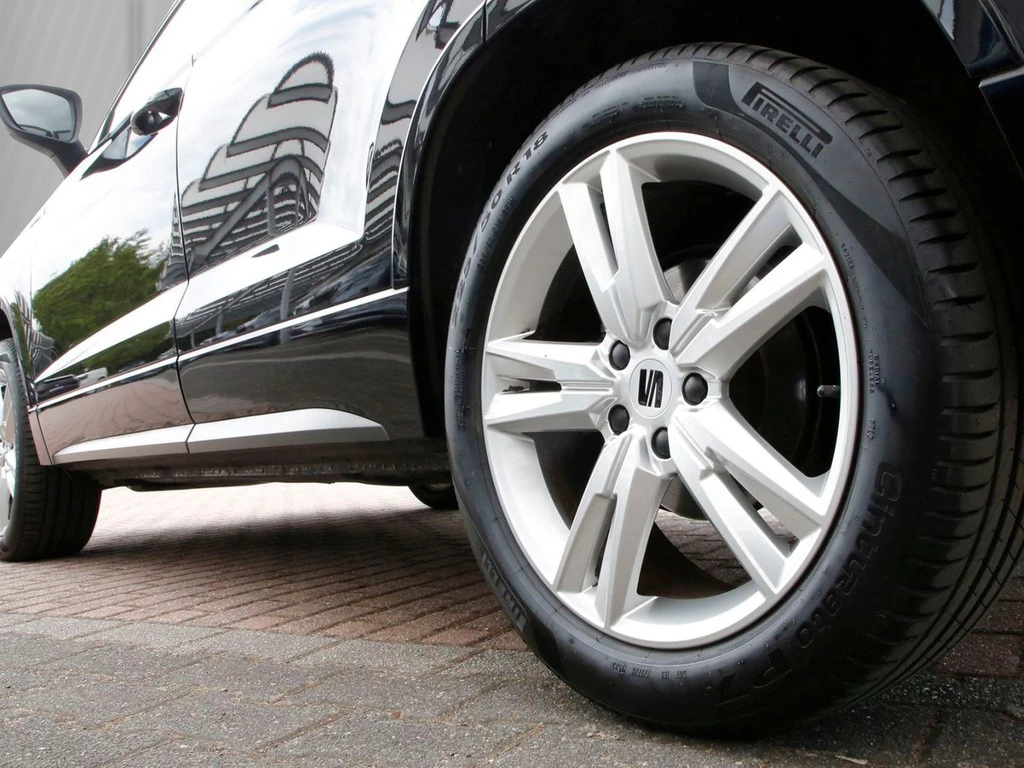 SEAT Ateca 2.0 TSI DSG 4Drive FR 18" ACC NAVI SHZ