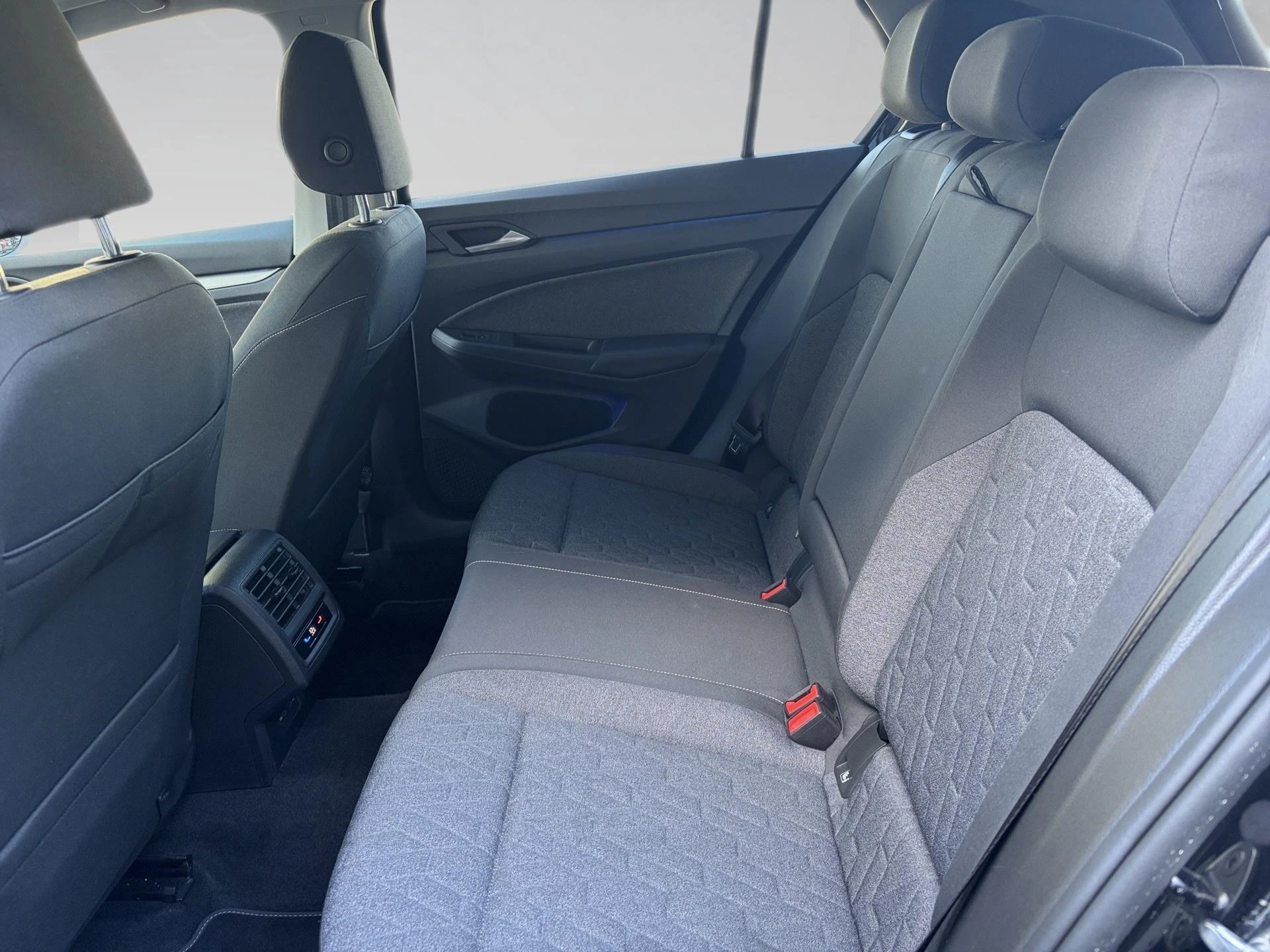 Volkswagen-Golf-image-13