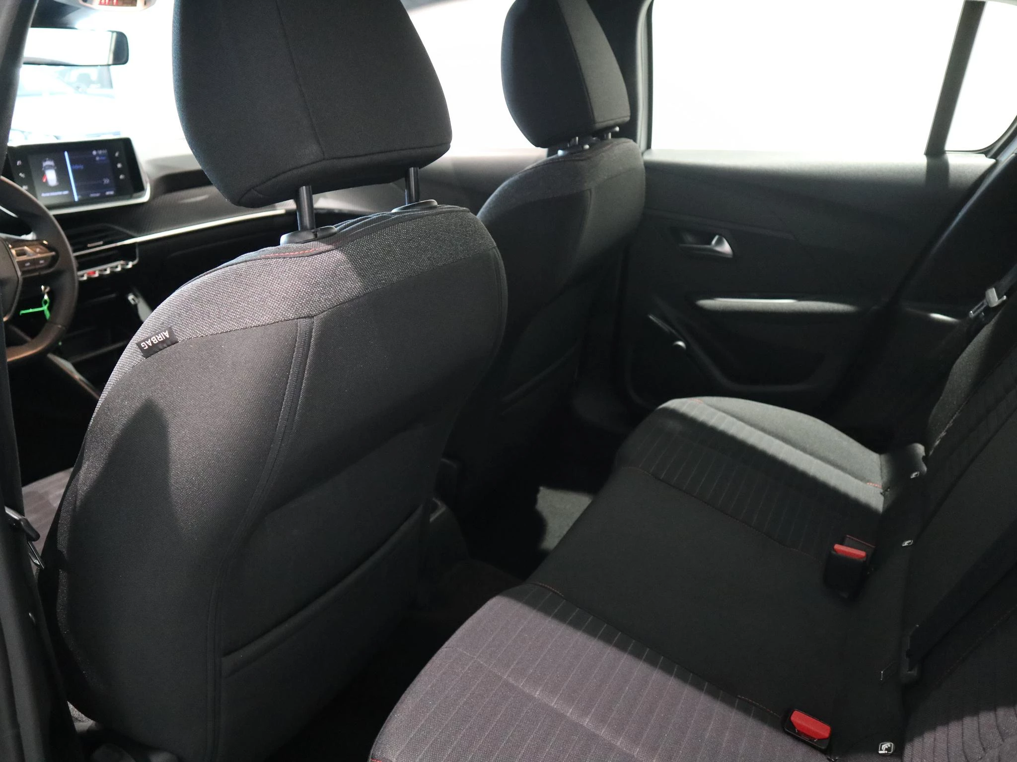 Peugeot-208-image-10