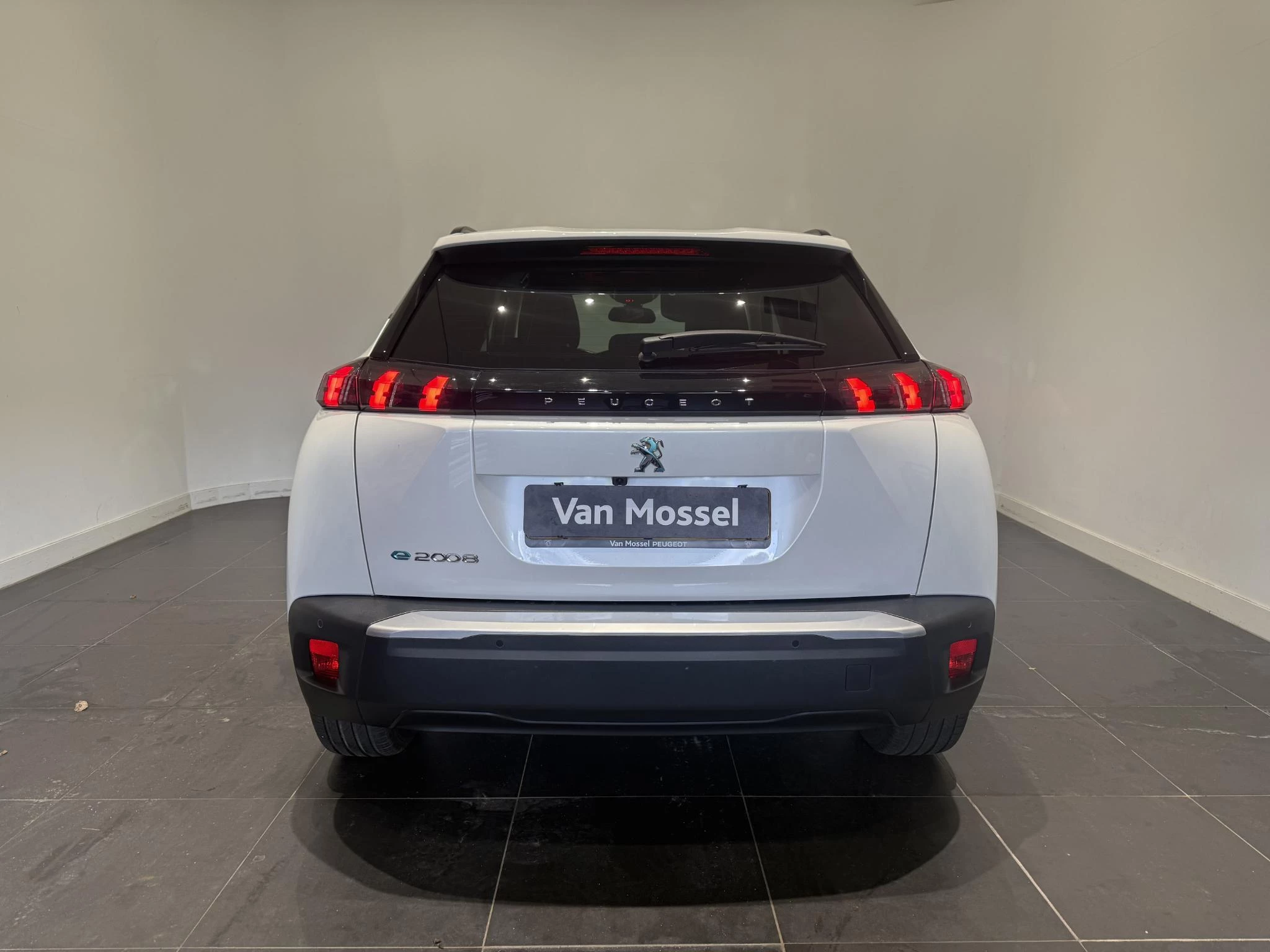 Peugeot-e-2008-image-5