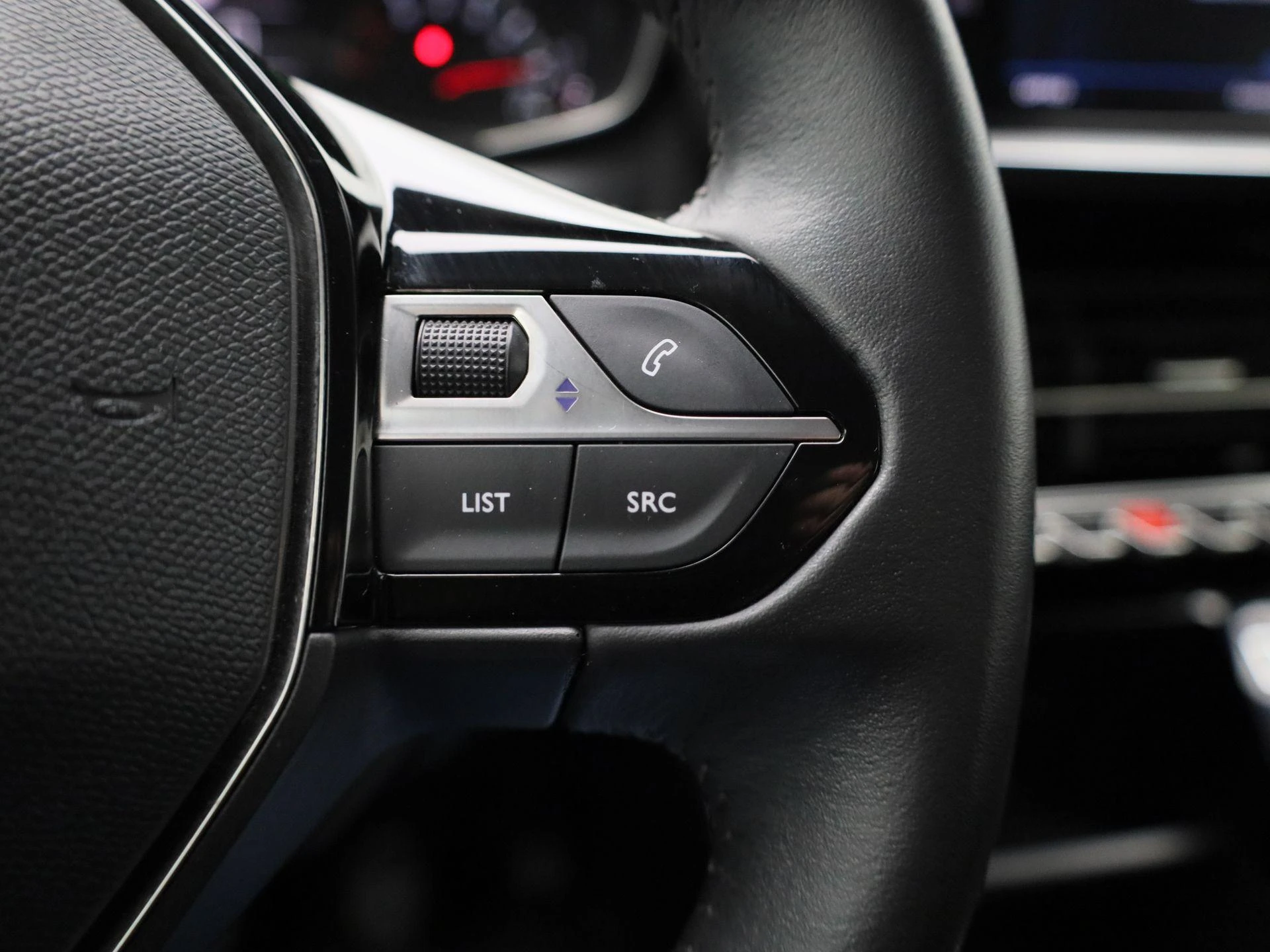 Peugeot-208-image-14