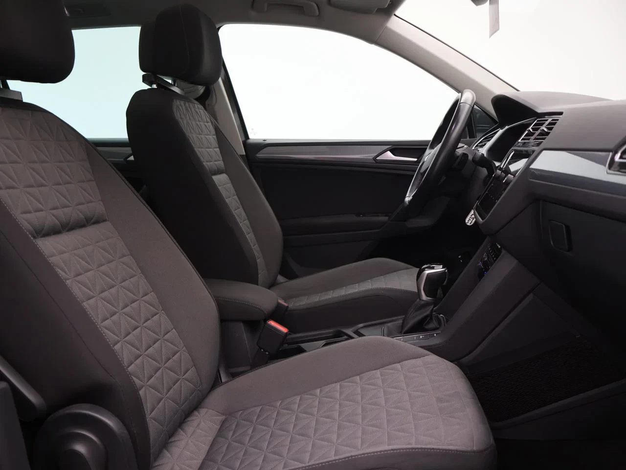 Volkswagen-Tiguan-image-3