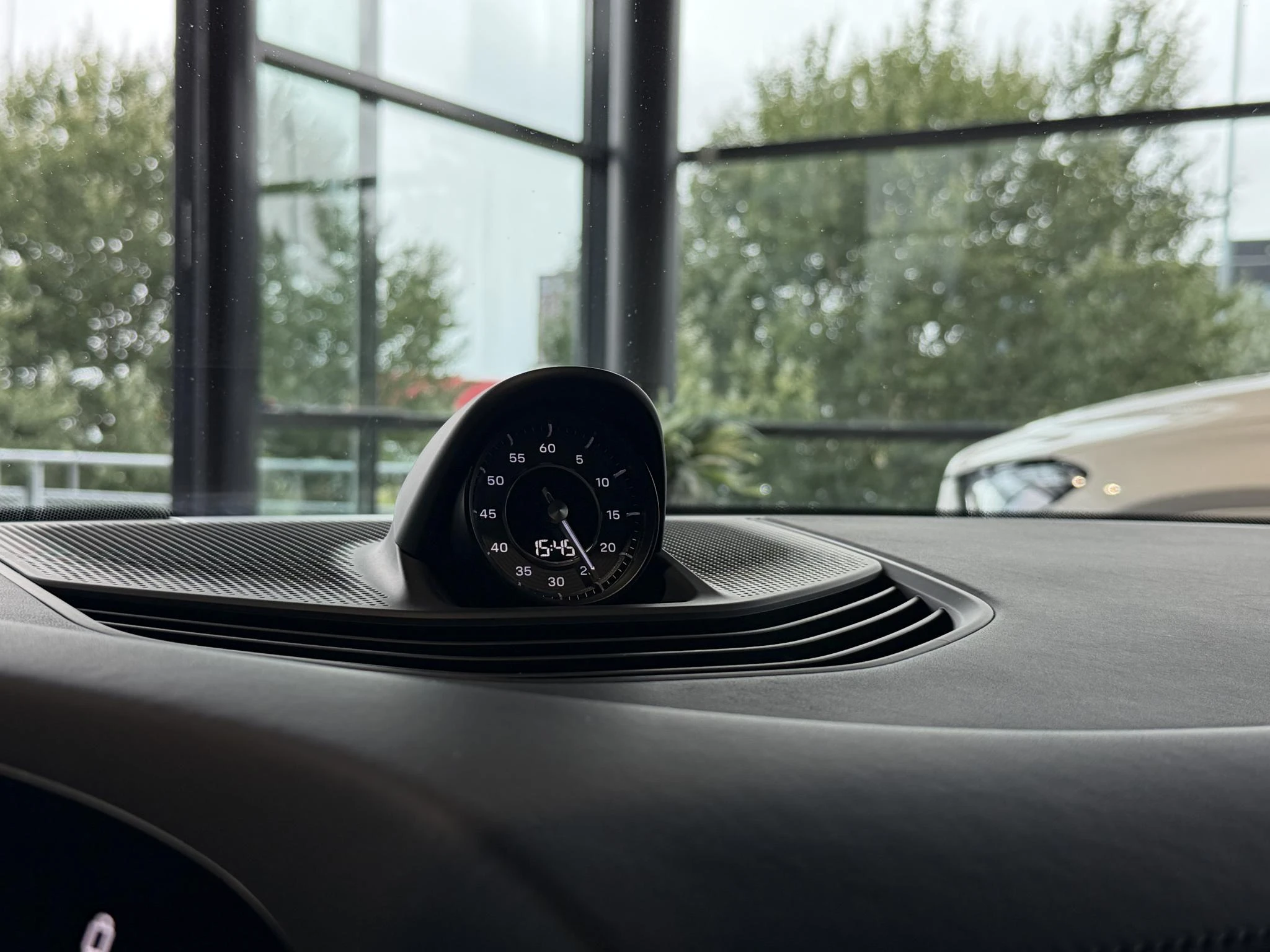 Porsche-Taycan-image-21