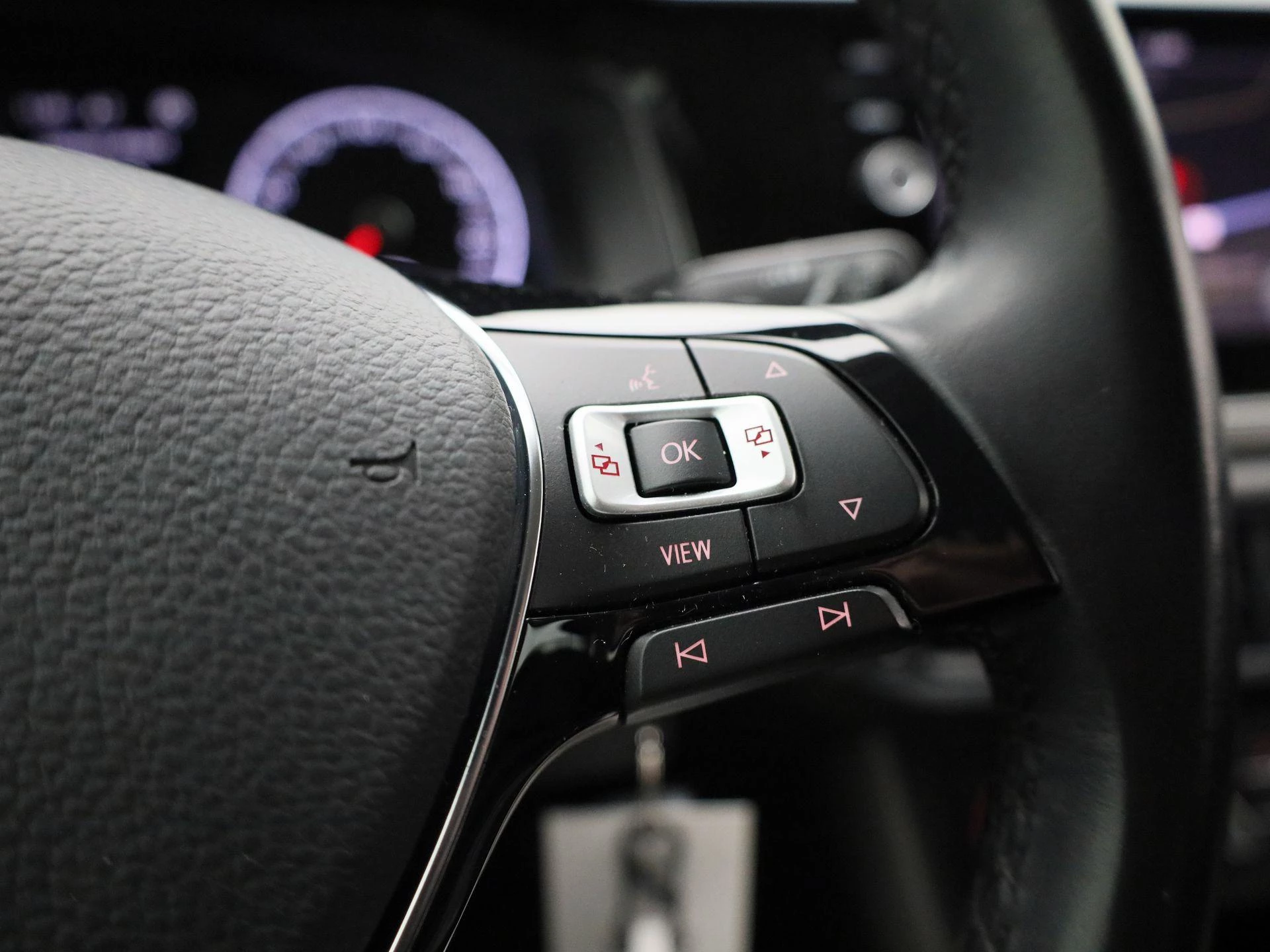 Volkswagen-Polo-image-18