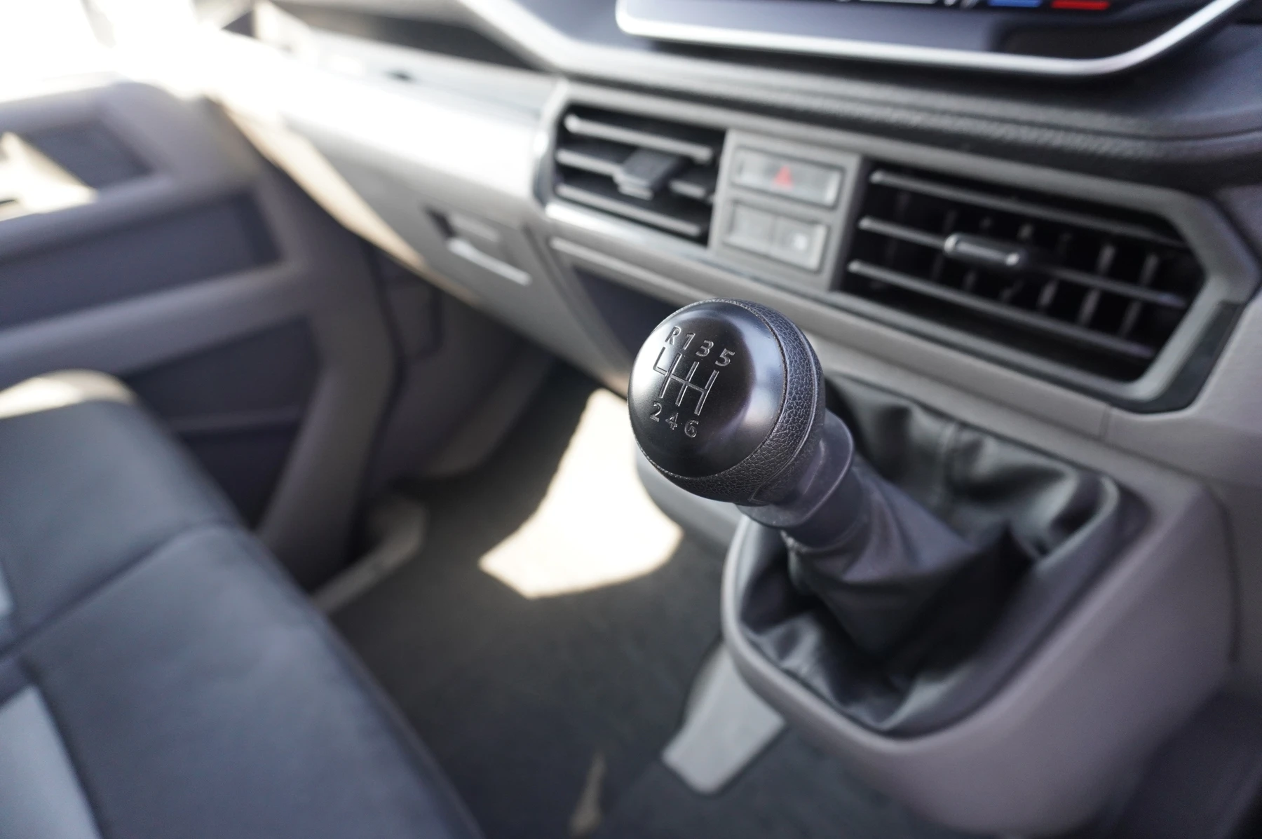 Volkswagen-Crafter-image-43