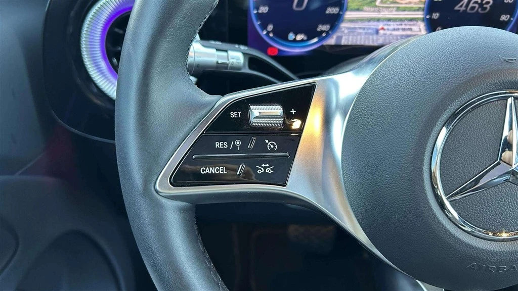 Mercedes-Benz-GLB-image-10