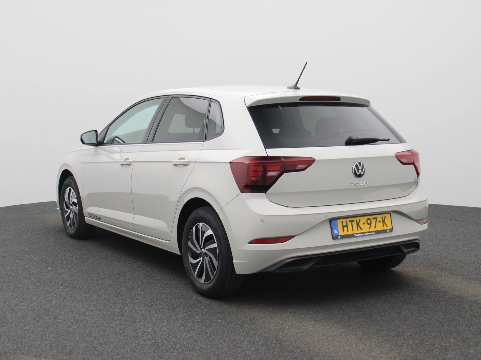 Volkswagen-Polo-image-1
