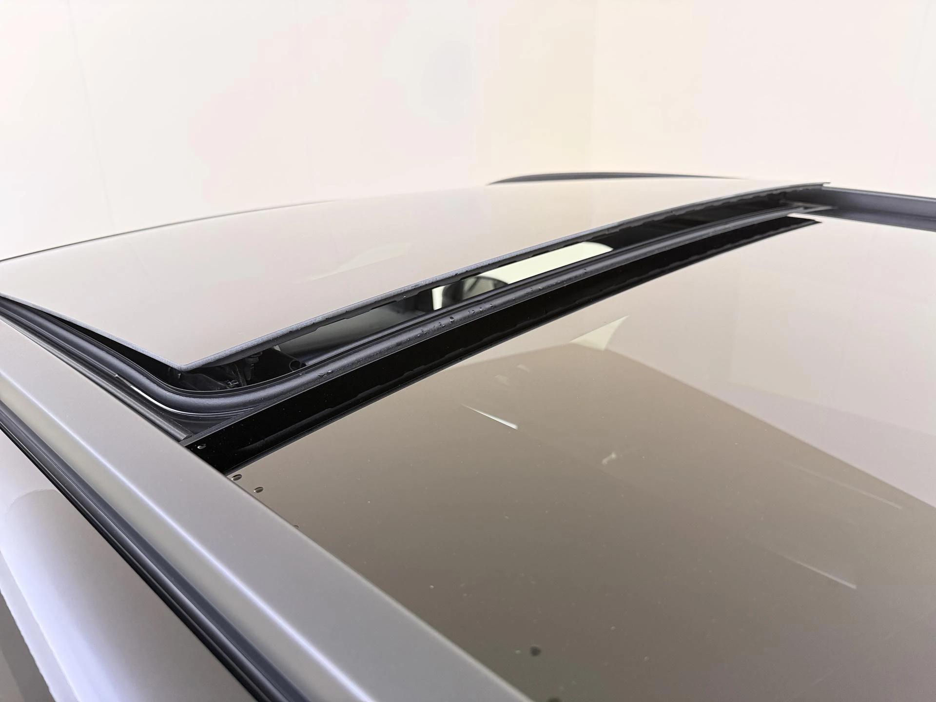 Mercedes-Benz-GLC-image-29