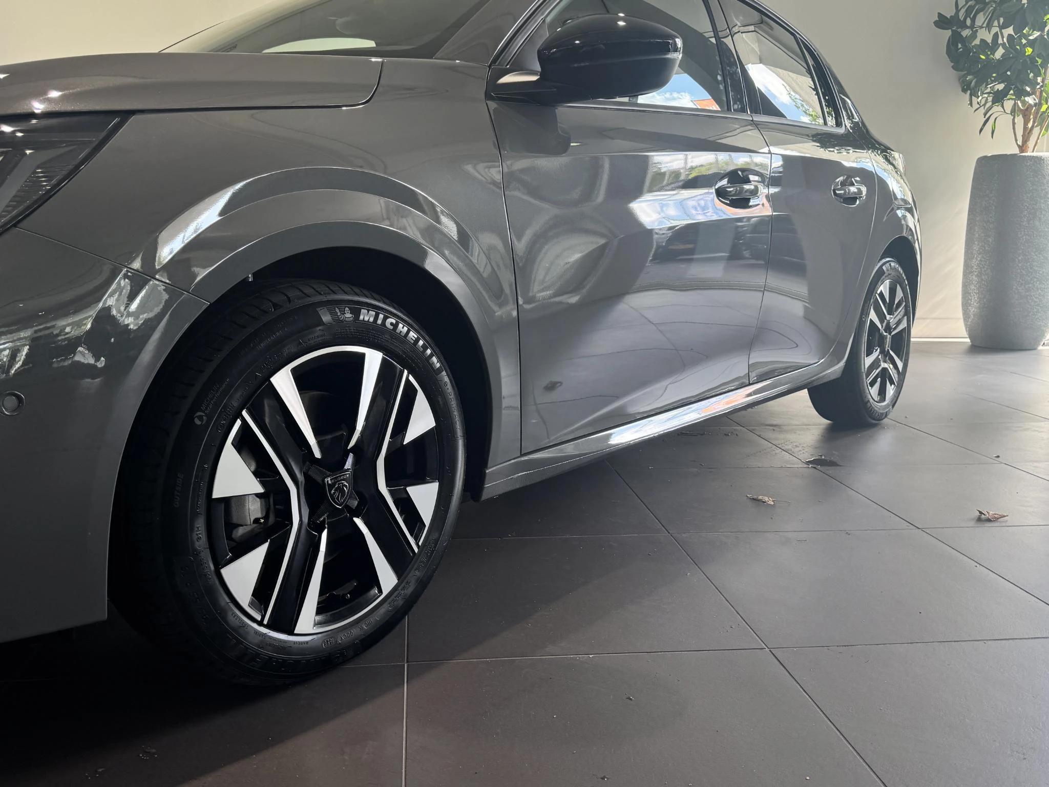Peugeot 208 1.2 Hybrid 110 e-DCS6 Allure