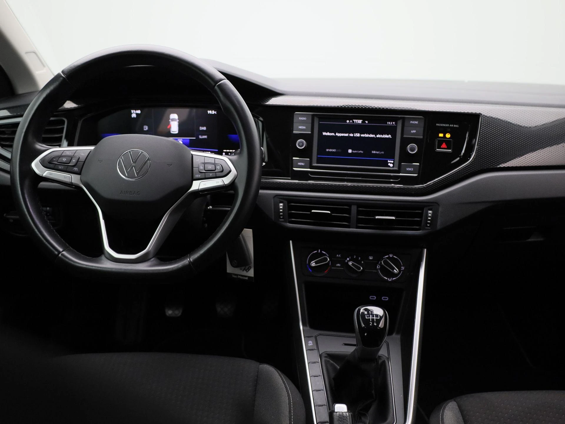 Volkswagen-Taigo-image-6