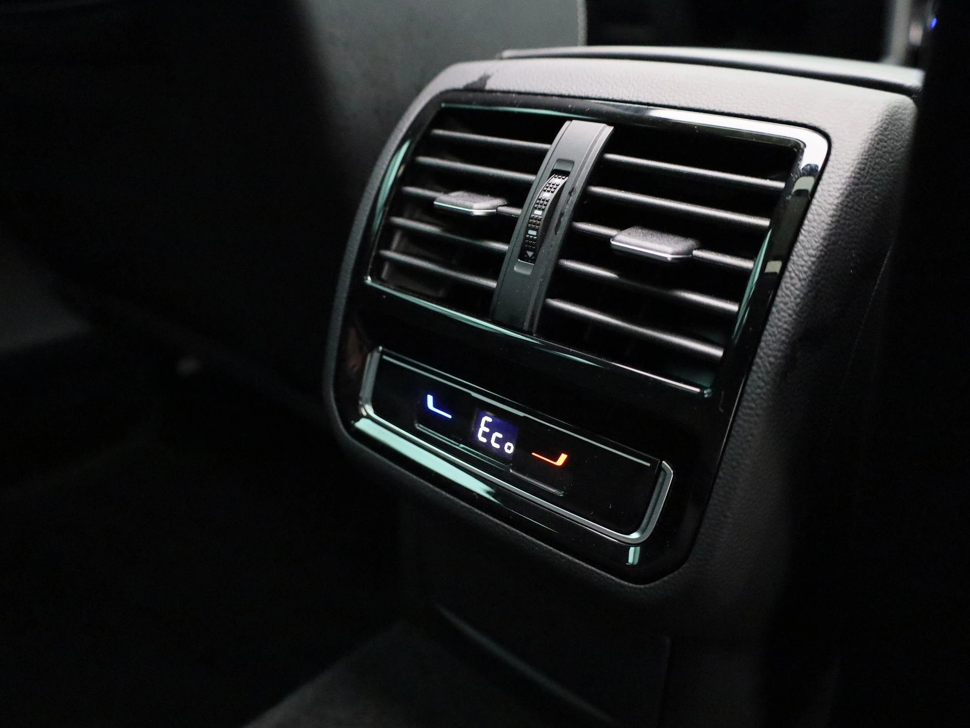 Volkswagen-Passat-image-44