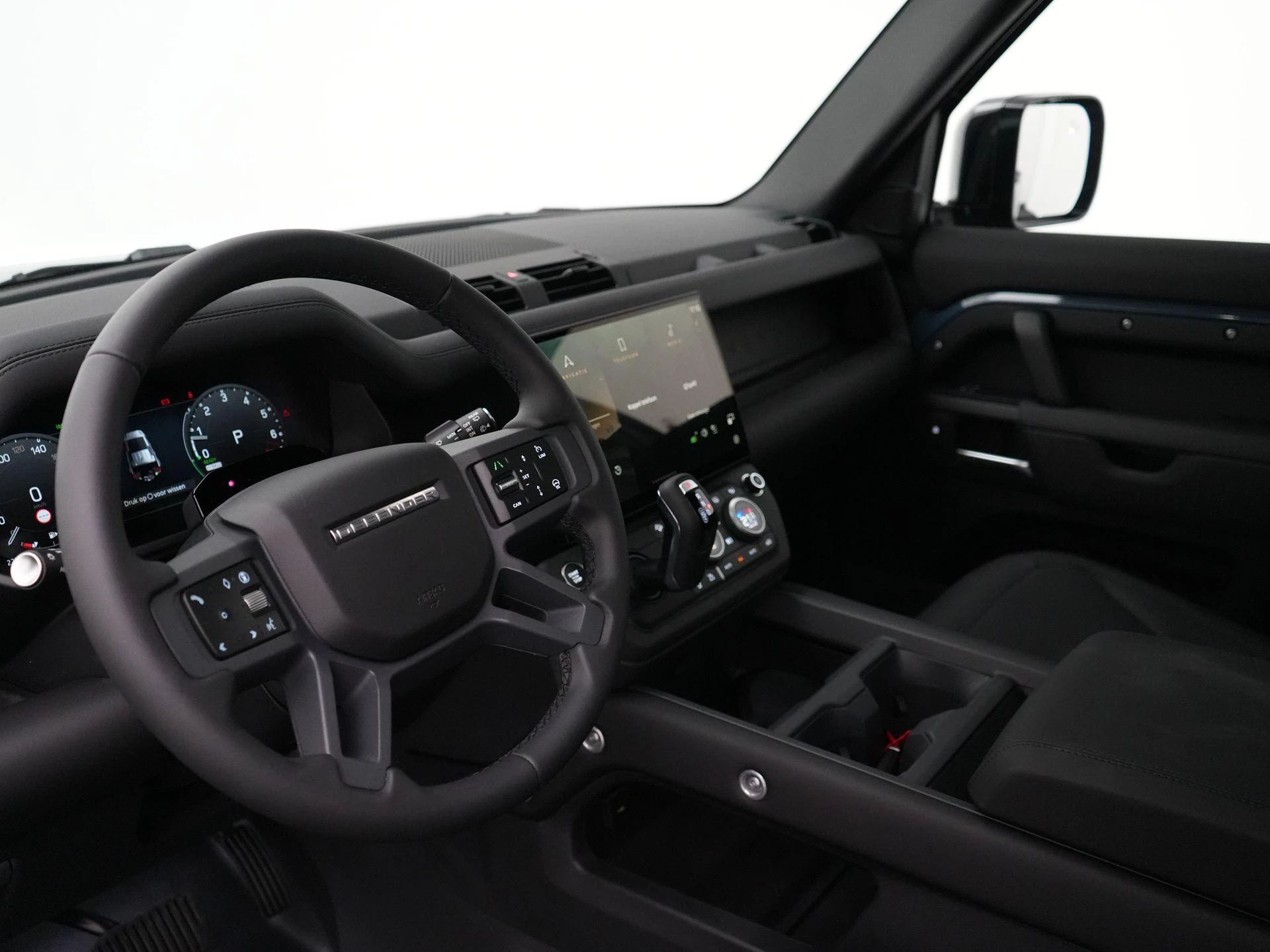 Land Rover-Defender-image-32