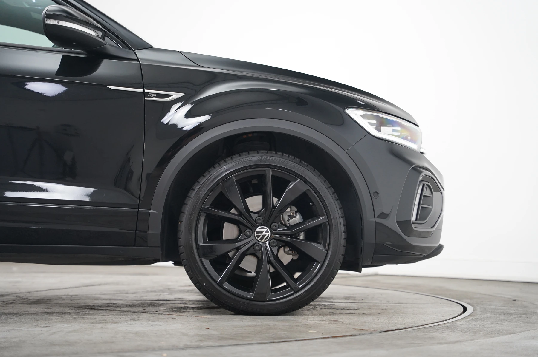 Volkswagen-T-Roc-image-35