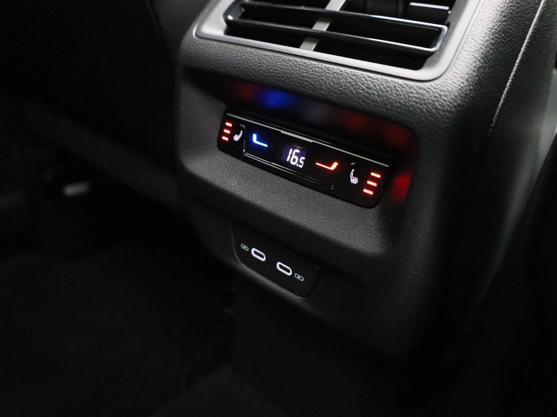 Volkswagen-Tiguan-image-43