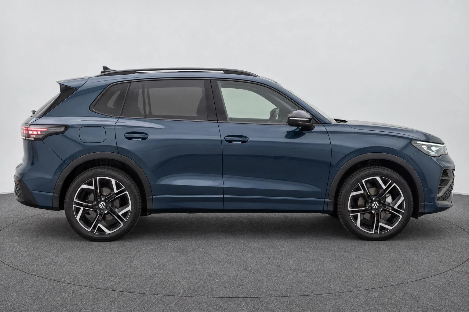 Volkswagen-Tiguan-image-5