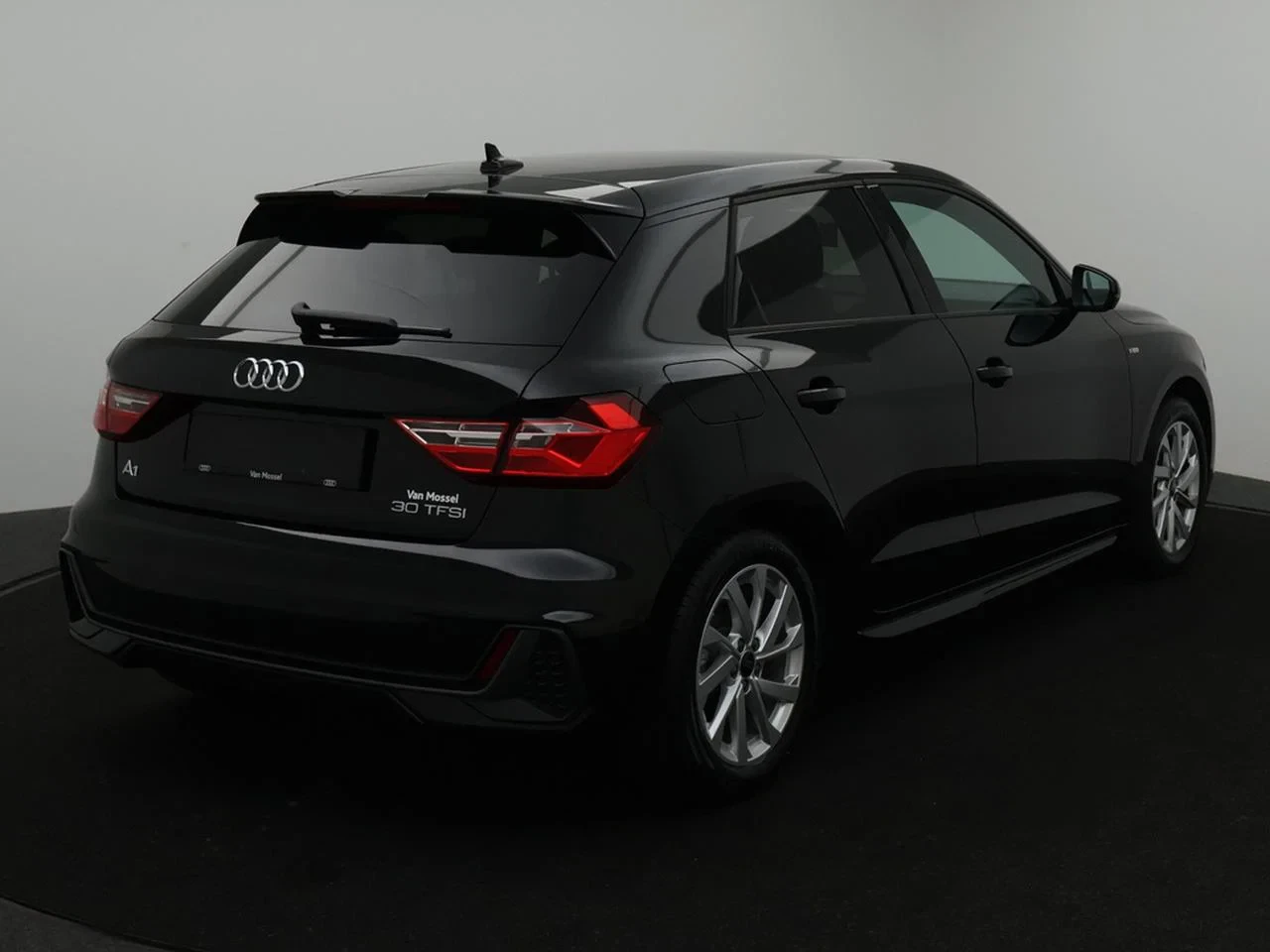 Audi-A1 Sportback-image-1