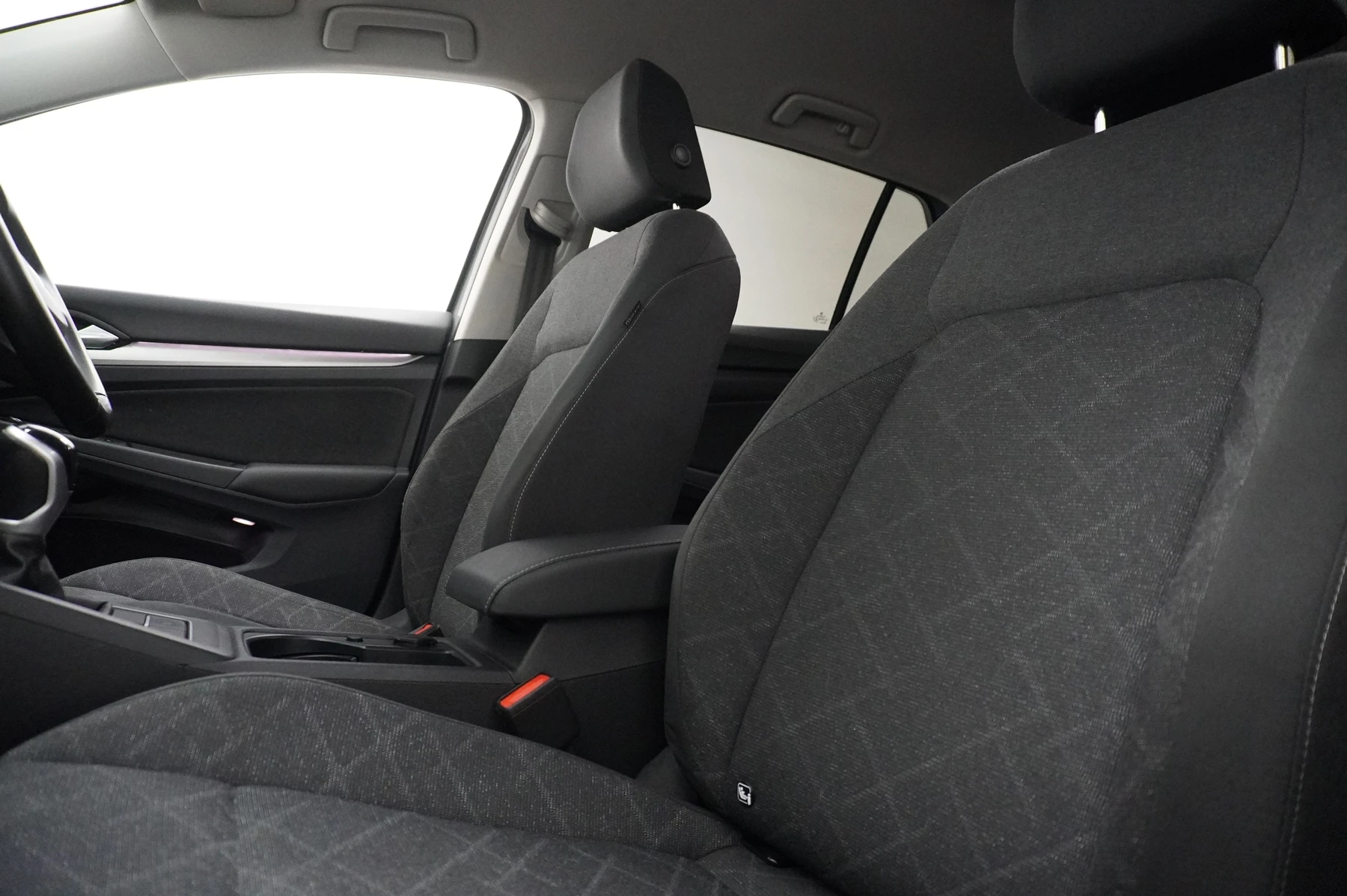 Volkswagen-Golf-image-10