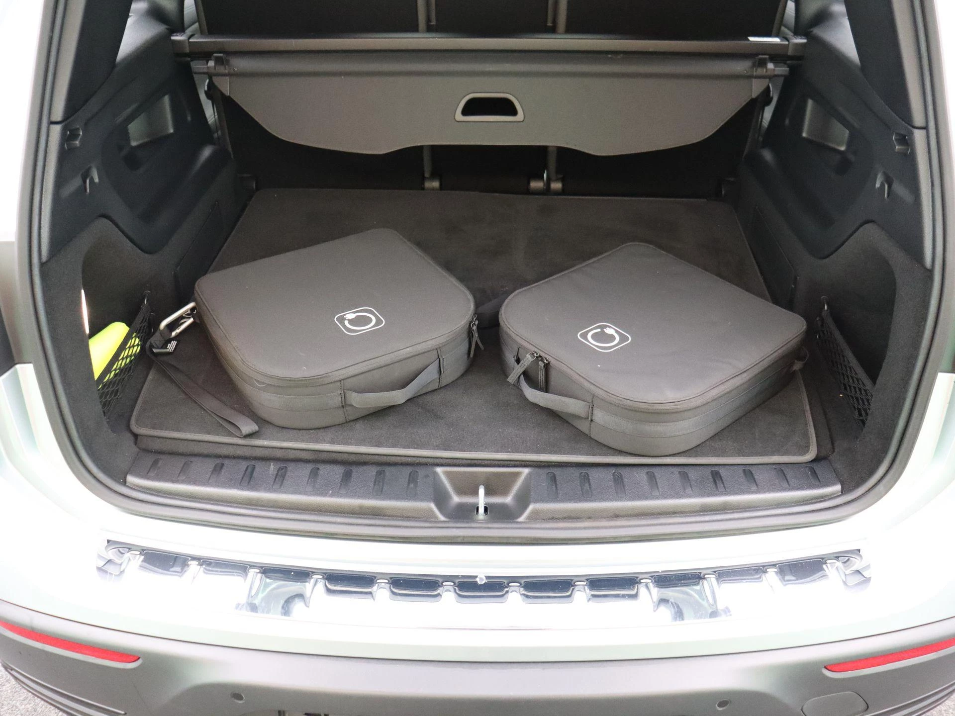 Mercedes-Benz-EQB-image-15