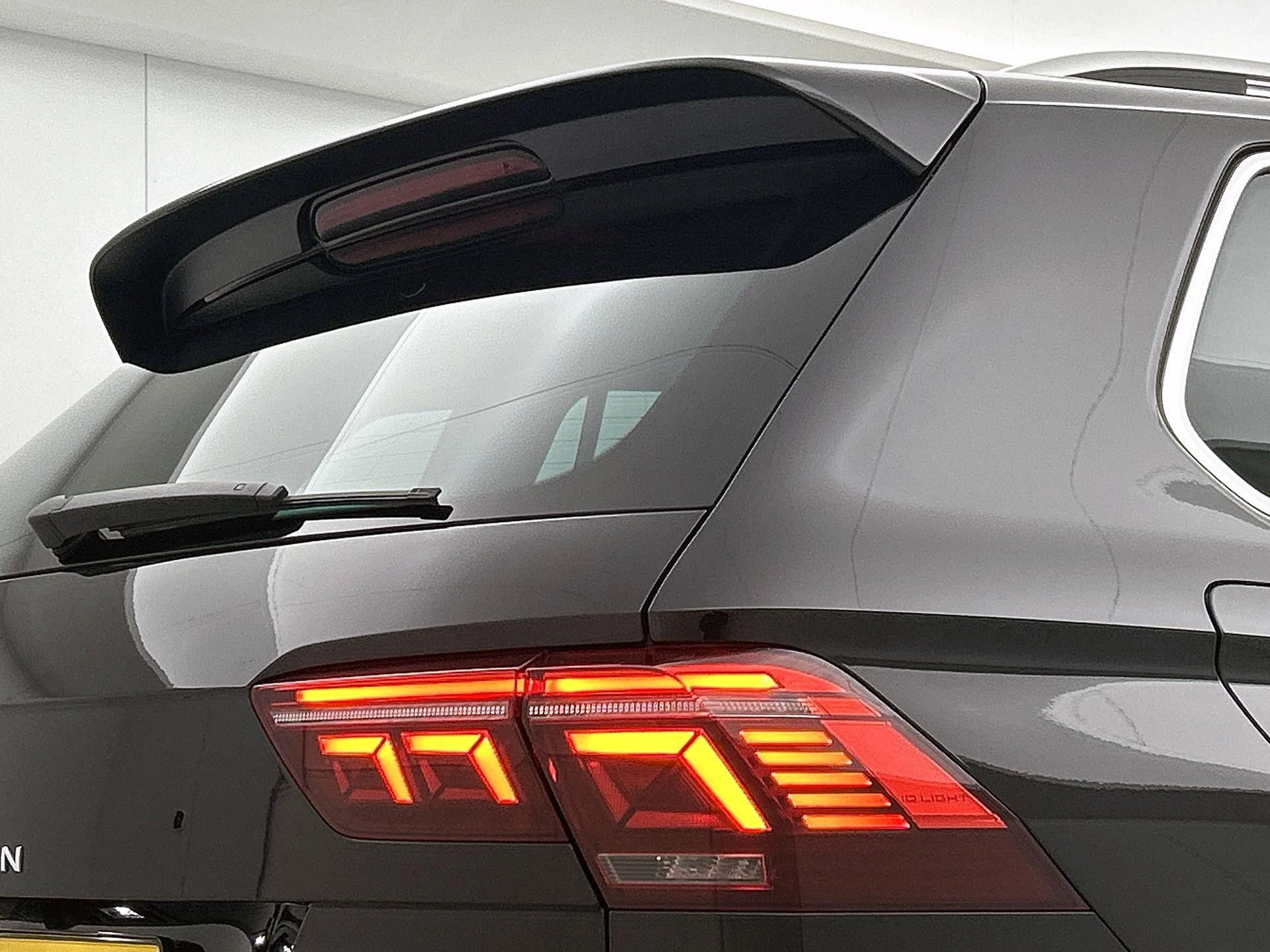 Volkswagen-Tiguan-image-30
