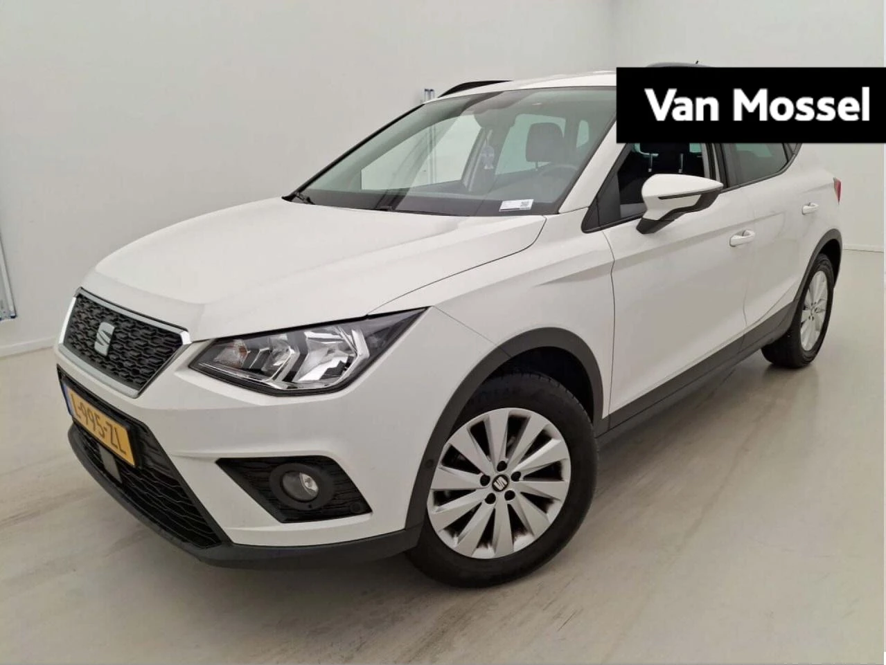 SEAT-Arona-image-0