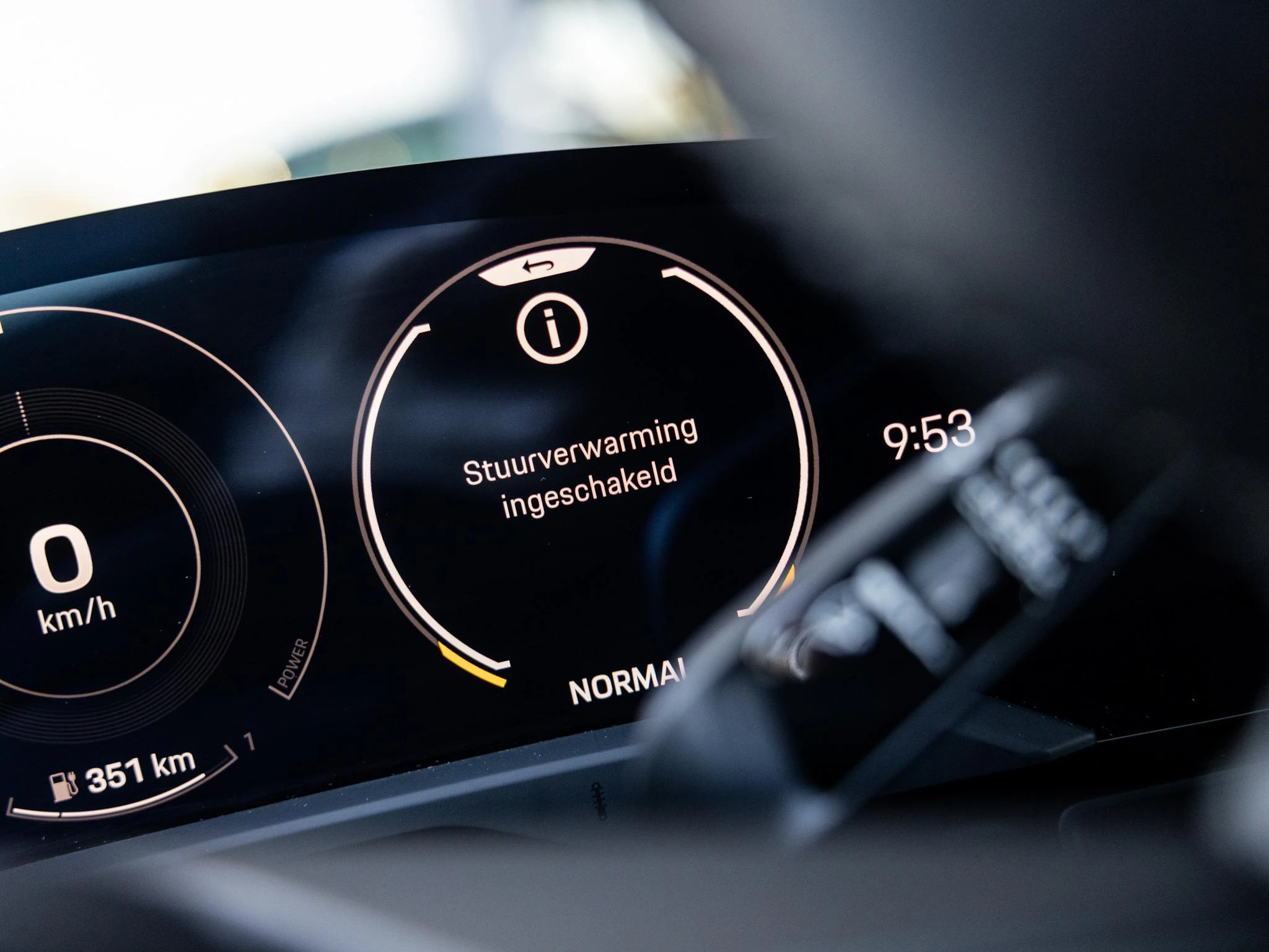 Porsche-Taycan-image-38