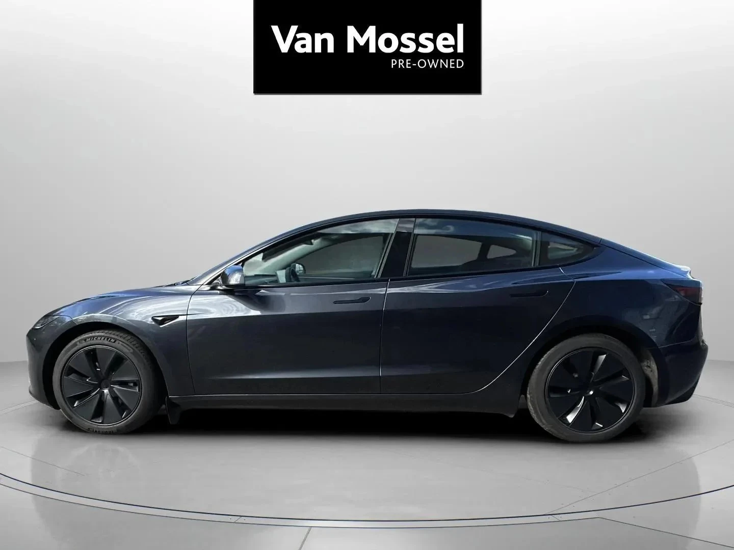 Tesla-Model 3-image-7