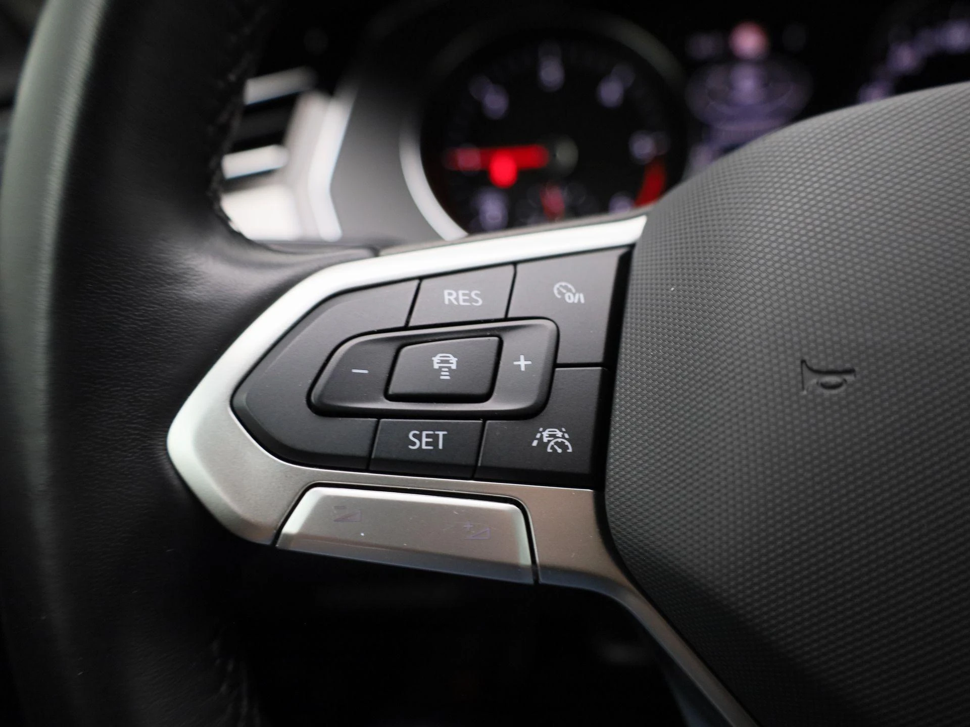 Volkswagen-Passat-image-18