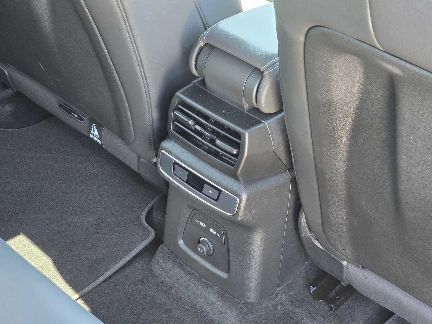 Audi-Q4 e-tron-image-20