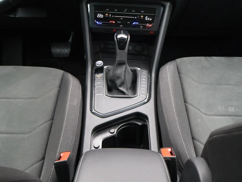 Volkswagen Tiguan eHybrid Tiguan Elegance PHEV 1.4TSI eHybrid 245PK *AUTOMAAT*CAMERA*TREKHAAK*ALCANTARA*ACC*PDC*...*