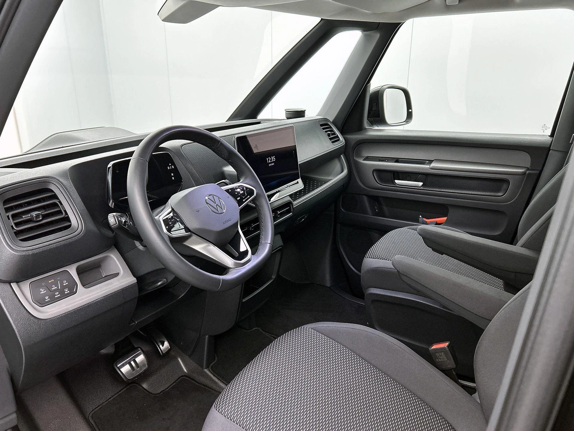 Volkswagen-ID. Buzz Cargo-image-22