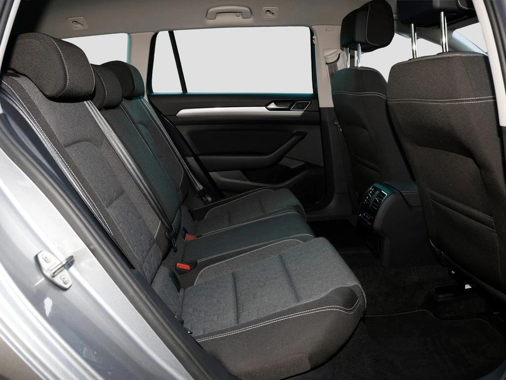 Volkswagen-Passat-image-9
