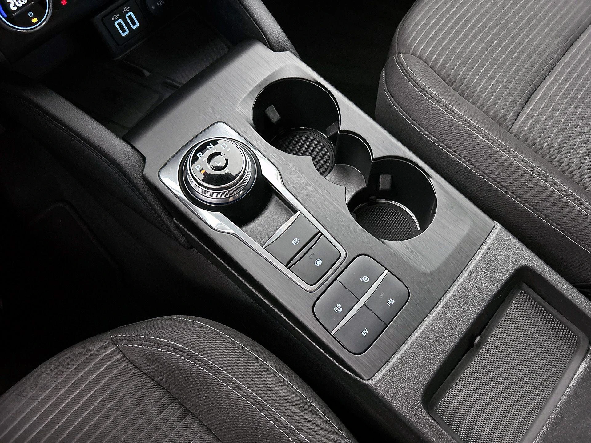 Ford-Kuga-image-32