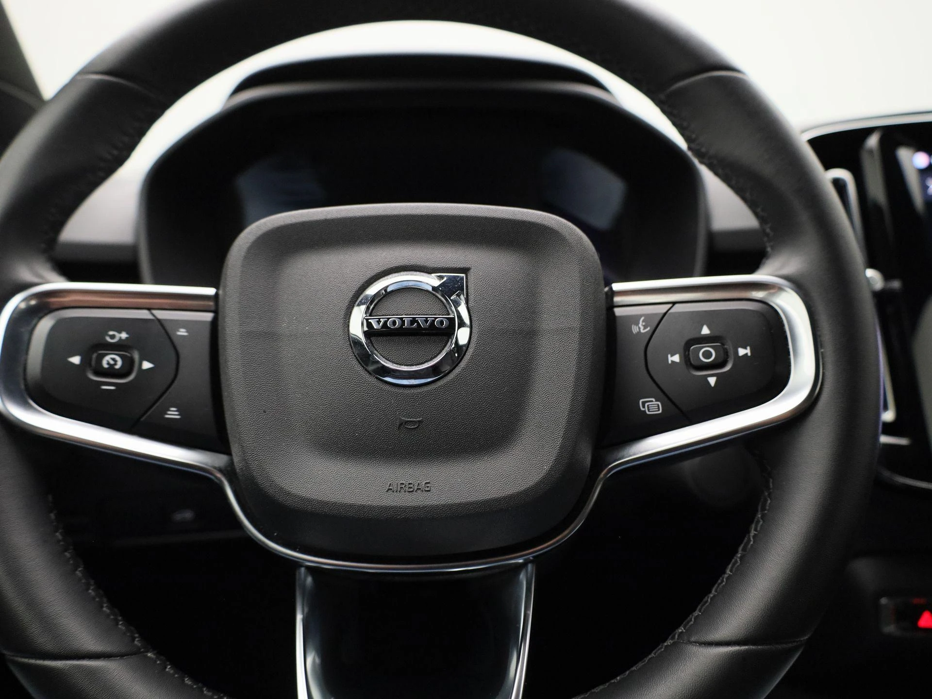 Volvo-XC40-image-25