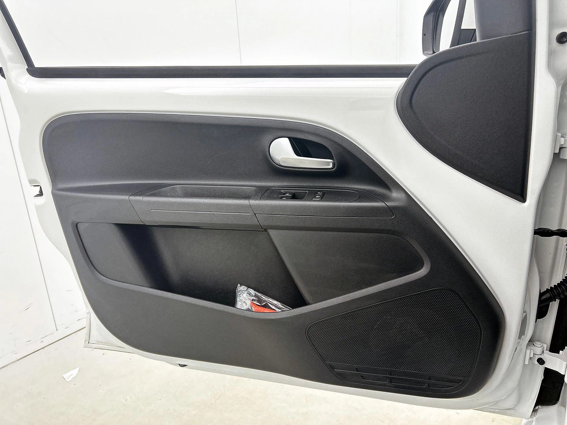 Volkswagen-up!-image-19