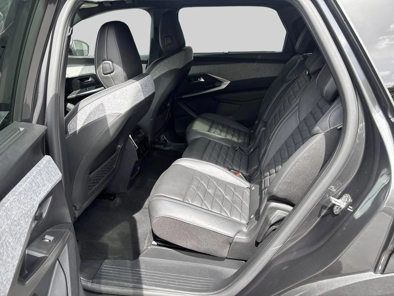 Peugeot 5008 1.2 HYBRID 136 e-DSC6 Allure